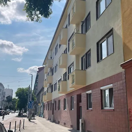 Διαμέρισμα The Attic W Aircon And Parking